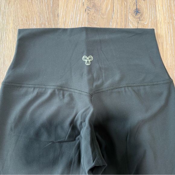 Aritzia Pants - Aritzia TNA Golden Butter High-Waist Leggings